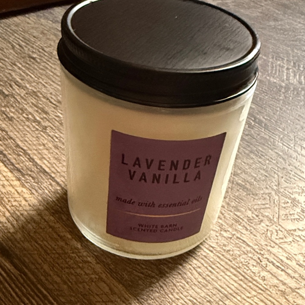 White Barn Lavender Vanilla Candle - Purple Label
